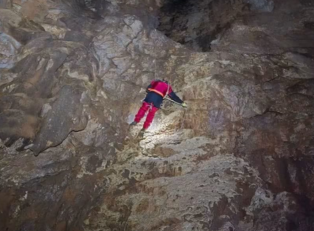 Zbulohet një zgavër me thellësi 70 metra në Parkun e Llogarasë