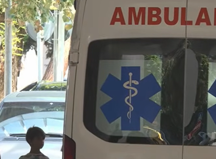 Virozat mbushin pediatrinë, i nxehti shton problemet, mjekët thirrje për kujdes