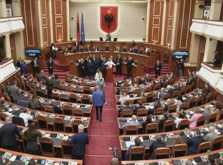 Marrëveshja me SHBA, Balla: Dëshmi konkrete e besimit!; Bardhi: Qeveria s'përmbushi detyrimet ndaj NATO-s