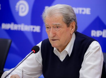 Berisha: Dënoj dhunën shtazore ndaj protestuesve
