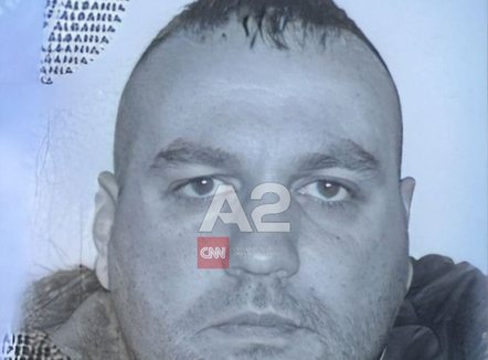 Ky është punonjësi i AMP-së i cili shoqëronte Gimando Danin në Rinas