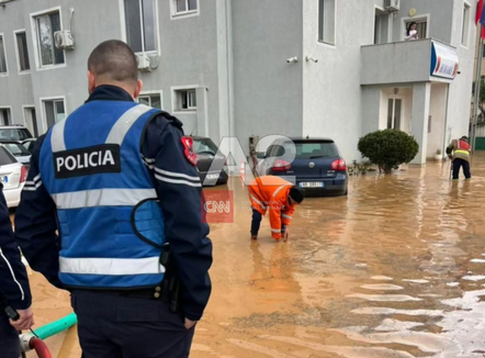 Prezencë uji në Komisariatin e Himarës