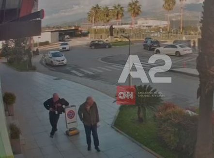 Si i shpëtuan dy kalimtarë plumbave në Rinas