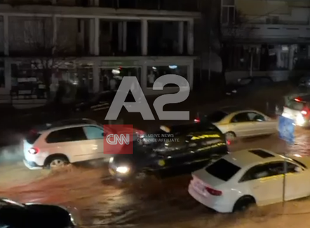 Moti i keq, bllokohen rrugët në Gjirokastër. Paralizohet lëvizja në qytet