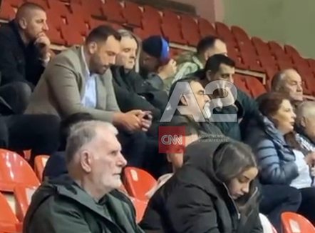 Numërimi i votave në Vlorë, edhe Bledi Çuçi prezent në pallatin e sportit “Flamurtari”