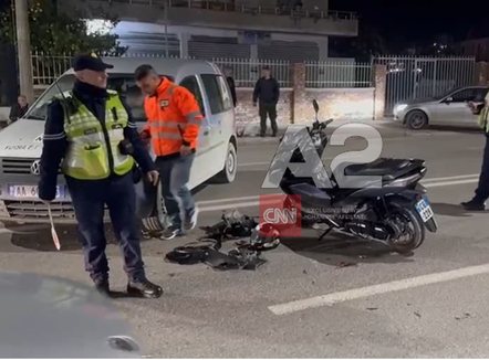 Fugoni përplaset me motorin në unazën e Lushnjës 