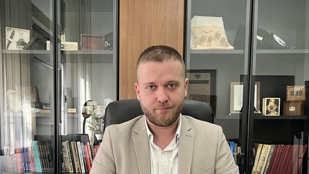 Ardit Bido i kërkon Athinës listën e shqiptarëve të padëshiruar, pas shpalljes “non grata” të Artan Hoxhës