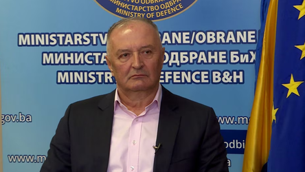 Brenda ishte ministri i Jashtëm i Hungarisë, Bosnja nuk e lejon të ulet në Banjallukë avionin ushtarak