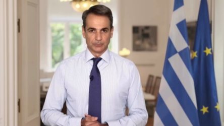 Më imunitet dhe “vende pune përjetë”, Mitsotakis kërkon të rifitojë besimin pas skandalit të korrupsionit