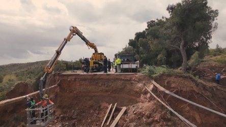 Përmbytet Greqia, pamje të frikshme nga Kreta, qielli bëhet i kuq