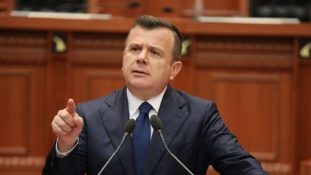 Aksidenti tragjik në autostradën Durrës-Tiranë, ndërpritet seanca parlamentare