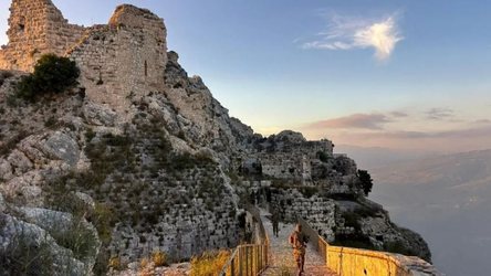 Izraeli zgjeron ofensivën tokësore, pushton një kështjellë në Liban