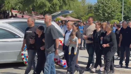 Homazhet në Pogradec, përcillet për në banesën e fundit Dëshmori i Atdheut, Enea Mekolli