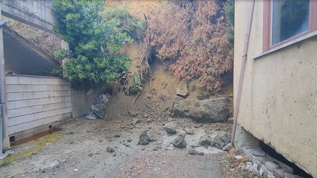 Prefekti i Qarkut Durrës thërret mbledhje urgjente për rrëshqitjen e tokës në Currila