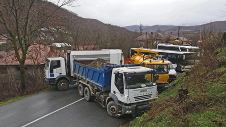 Kosovë, ngrihet aktakuzë ndaj gjashtë serbëve për barrikadat në veri