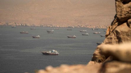 Irani mbyll sërish Ngushticën e Hormuzit, akuza SHBA-ve dhe Izraelit për shkelje të armëpushimit