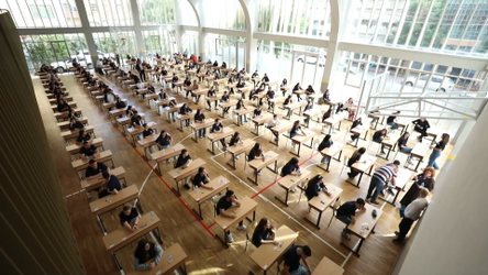 Provimi i fundit i maturës: Respektoni rregulloren, 29 maturantë të përjashtuar