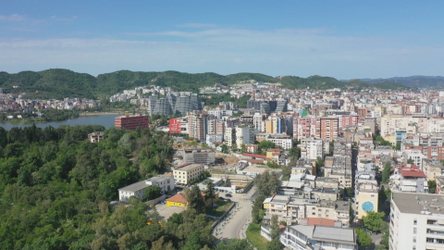PBB rritet me 3.7% në janar–mars, pagat e shtetit dhe shitja e pronave “shpëtuan” ekonominë