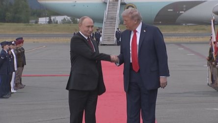 Trump flet me Putin dhe Zelenskin, biseda para samitit të NATO-s, ja çfarë u tha