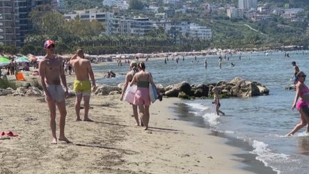 Temperaturat e larta për pensionistët e Vlorës i vetmi shpëtim është deti