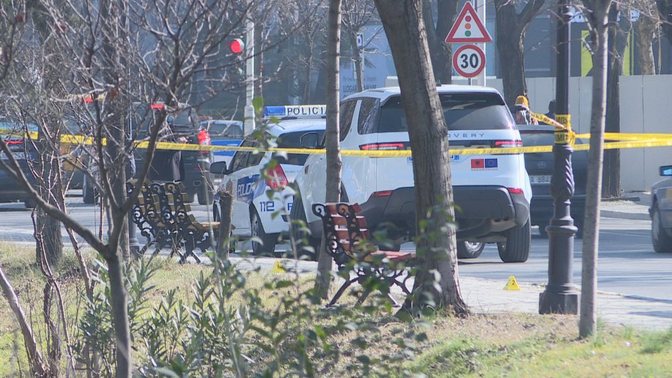 Gjendet një armë zjarri në bulevardin “Bajram Curri”