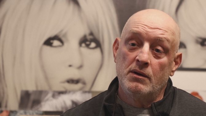 Koleksionisti francez që mblodhi mbi 200 mijë sende, veshje dhe objekte të Brigitte Bardot