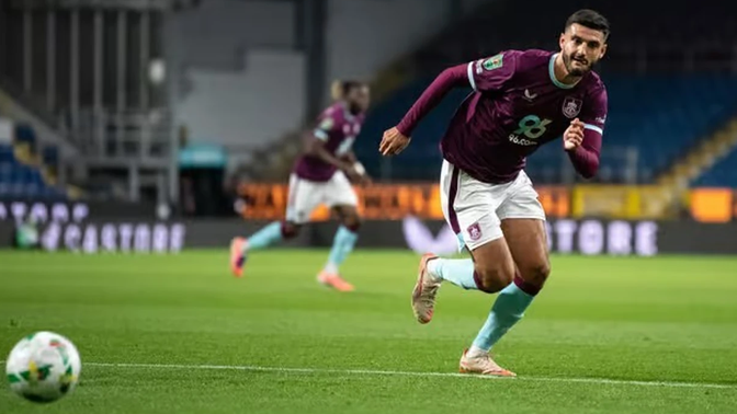 Pas 6 ndeshjeve radhazi si titullar, Broja e nis nga stoli