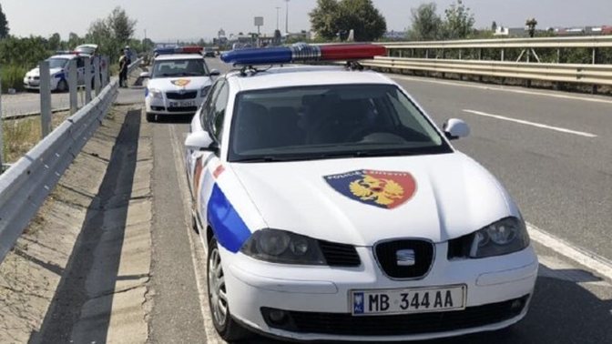 Sapo kishte dalë nga mjeti, makina përplas për vdekje 62-vjeçarin. Arrestohet në flagrancë shoferi