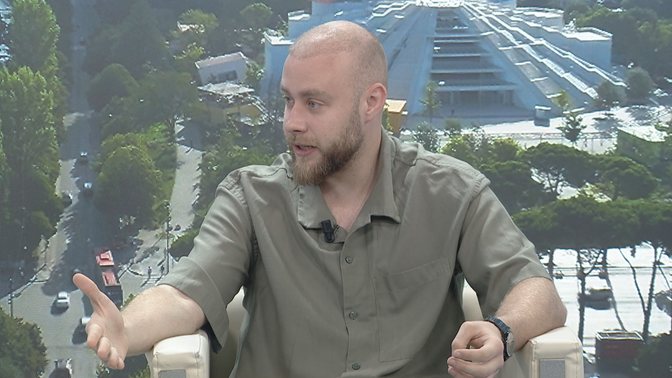 “U çuditëm, emër i panjohur”, gazetari flet për trajnerin e ri të kombëtares shqiptare