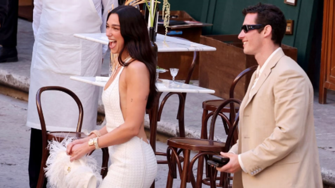 Dasma e vitit në Palermo: Dua Lipa dhe Callum Turner nisin festimet madhështore, sonte pritet Elton John