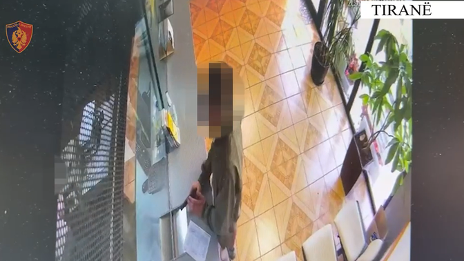 Momentet kur 23-vjeçari tentoi grabitjen në Shkozë me pistoletë lodër