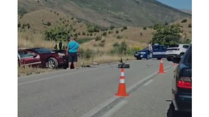 Përplasen 3 automjete në Tepelenë