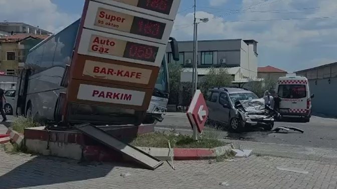 Aksidentohet autobusi me nxënës shkolle në Elbasan
