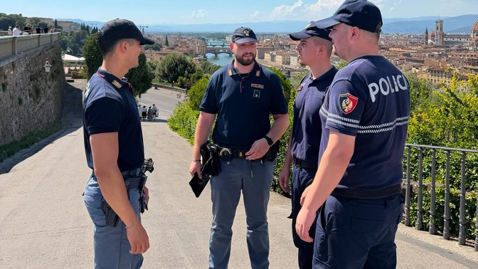 Siguria gjatë sezonit veror, Policia shqiptare në shërbim në Firence