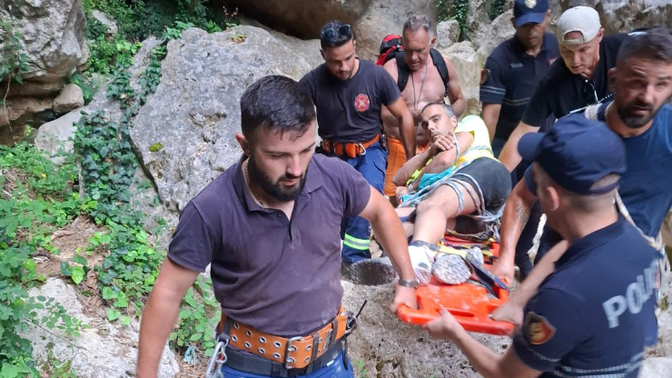 Kishin mbetur të bllokuar në Kanionet e Gjipesë, nxirren dy turistët