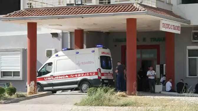 Aksidenti tragjik në autostradën Durrës-Tiranë, dyshohet se shoferi pësoi atak kardiak