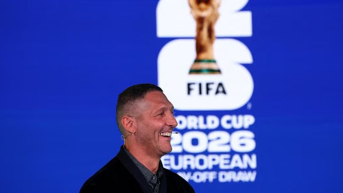 Materazzi ‘tifoz’ me Kepin e Gjelbër, mijëra vetë në radhë me orë për të parë Kupën e Botës
