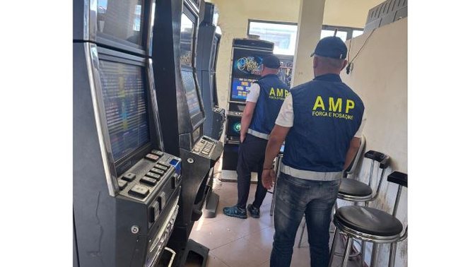 AMP godet një aktivitet të lojërave të fatit në Fushë-Krujë, sekuestrohen kompjuterë dhe drogë