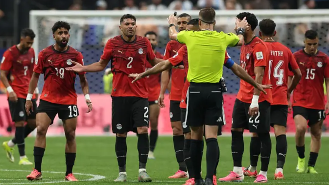 Federata egjiptiane ankesë në FIFA, kërkon hetim për arbitrat për ndeshjen me Argjentinën