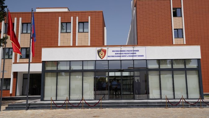 Sherri me thika në Poliklinikën e Shkodrës, arrestohen babë e bir për plagosjen e 32-vjeçarit