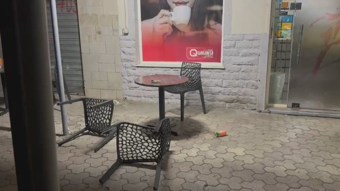 Autori i maskuar me paruke dhe xhup, tre të plagosur në Elbasan, shpëton shënjestra e atentatit