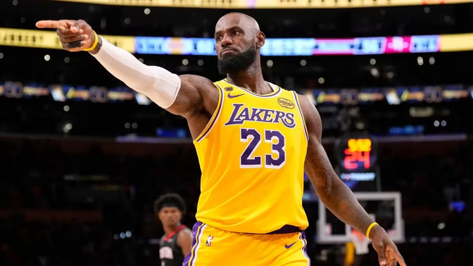 LeBron James vendos të ardhmen, firmos me ekipin e ri