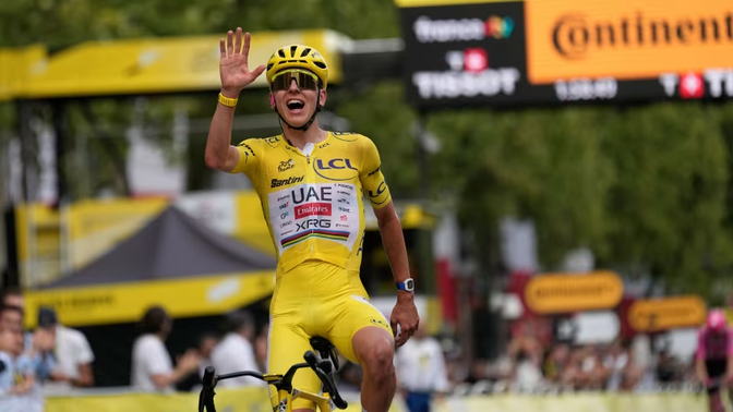 Çiklizëm/ Tadej Pogačar fiton Tour de France, barazon rekordin historik