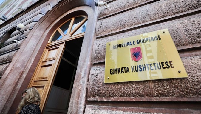 Lapaj depozitoi ankim për koncertin e Kanye West, përgjigjet Gjykata Kushtetuese 
