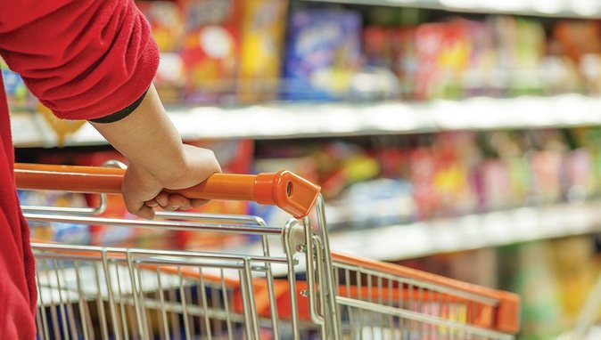 Pas ankesave në Kuvend, Autoriteti i Konkurrencës monitoron çmimet e produkteve të shportës në supermarkete