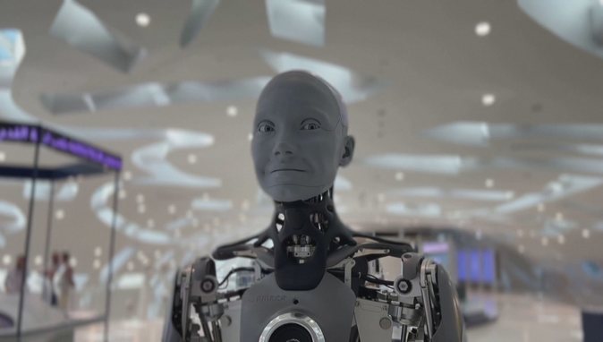 BE “i vë fre” inteligjencës artificiale, kufizimet e reja që po aplikohen. Po në Shqipëri çfarë ndodh?