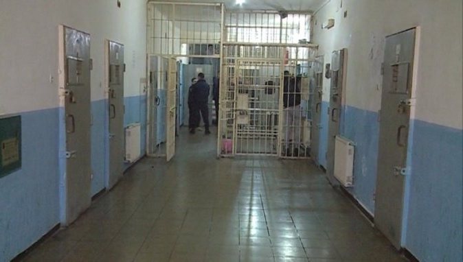 Mbi 10 mijë të dënuar do të përfitojnë nga amnistia penale, A2 CNN siguron draftin e qeverisë, ja kush përjashtohet  