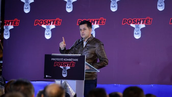 LIVE/ “Shkolla pa nxënës e spitale pa ilaçe”, Alimehmeti: Shpopullimi, dështimi më i madh i Ramës