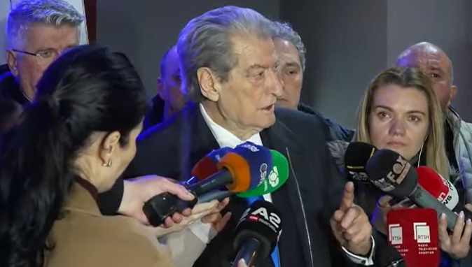 LIVE/ Berisha flet nga Spitali i Traumës: Sokol Bizhga, krimineli që zbatoi urdhrin e Ramës duke goditur deputetin e PD