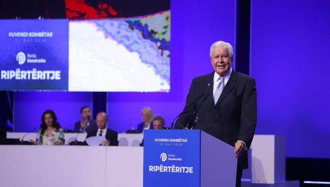 Ish-kongresmeni amerikan mesazh në kuvendin e PD: E rrëzuam tiraninë një herë, do ta rrëzojmë sërish